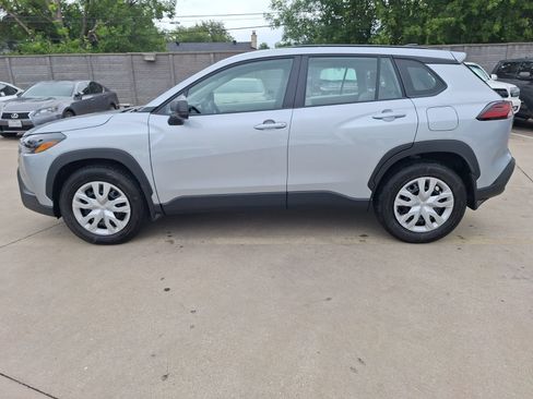 Used 2026 Toyota Corolla Cross L FWD image 3