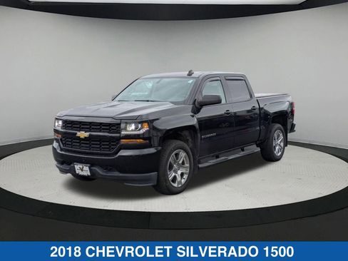 Used 2018 Chevrolet Silverado 1500 Custom w/ Custom Value Package AWD/4WD image 8