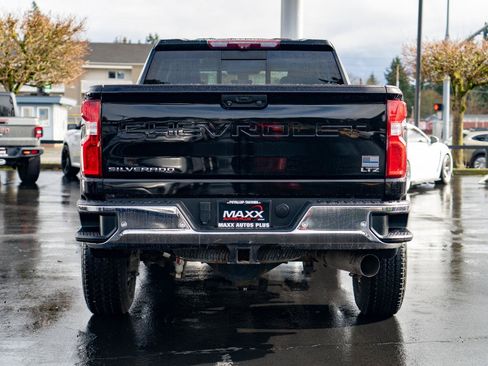 Used 2020 Chevrolet Silverado 2500 LTZ w/ LTZ Premium Package AWD/4WD image 11