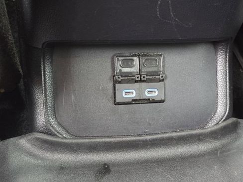 Used 2022 Toyota Highlander XLE image 18