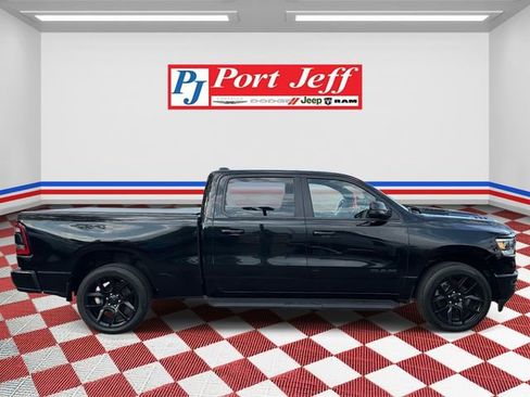 Used 2023 RAM 1500 Laramie AWD/4WD image 3
