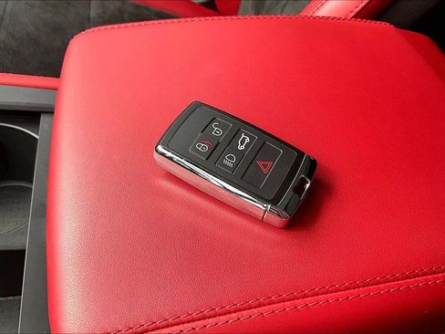 Used 2024 Jaguar F-PACE SVR image 10