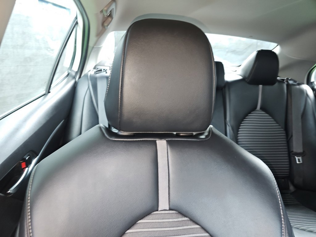 Used 2020 Toyota Camry SE FWD image 13