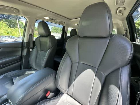 Used 2024 Subaru Ascent Touring AWD/4WD image 17