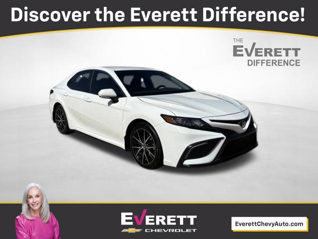 Used 2023 Toyota Camry SE FWD image 1
