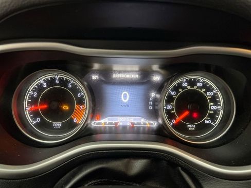 Used 2015 Jeep Cherokee Trailhawk AWD/4WD image 12