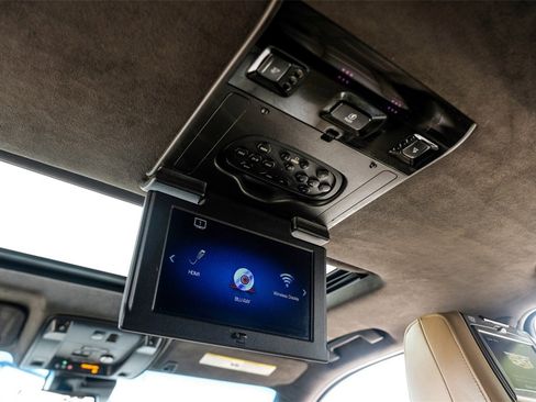 Used 2019 Cadillac Escalade Platinum image 42