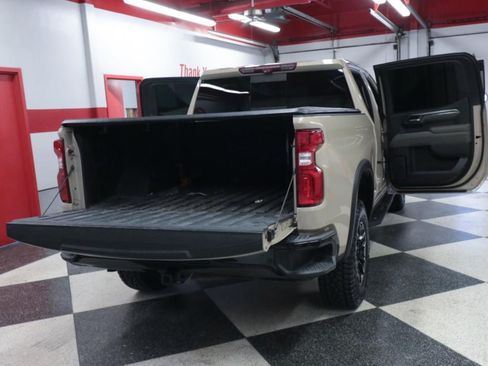 Used 2022 Chevrolet Silverado 1500 ZR2 w/ Technology Package AWD/4WD image 31