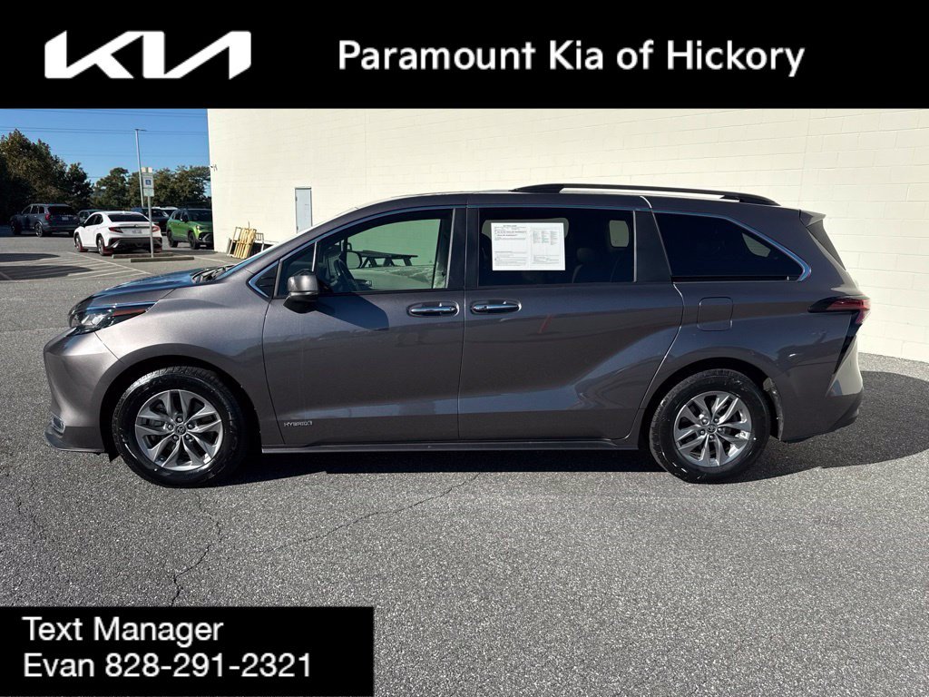 Used 2021 Toyota Sienna XLE FWD image 4