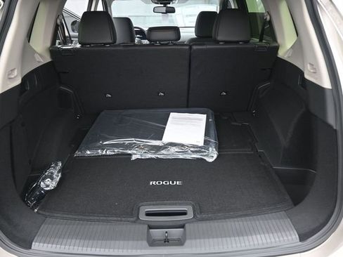 New 2026 Nissan Rogue Platinum w/ Platinum Premium Package image 16