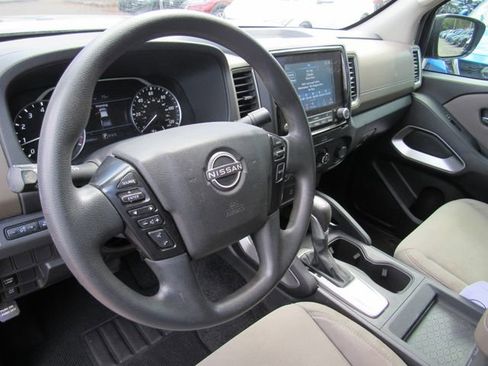 Used 2022 Nissan Frontier SV RWD image 14