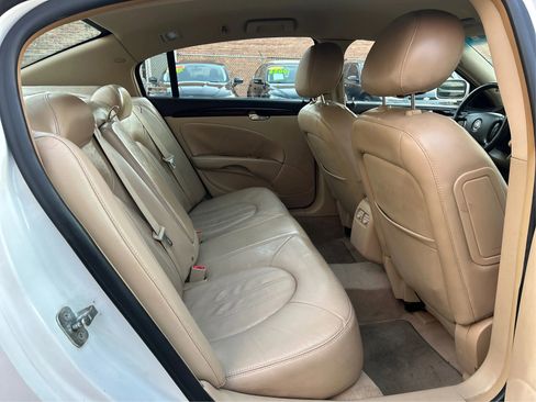 Used 2011 Buick Lucerne CXL w/ Driver Confidence Package image 22