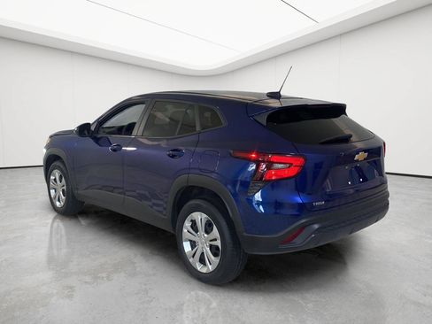 Used 2024 Chevrolet Trax LS FWD image 4