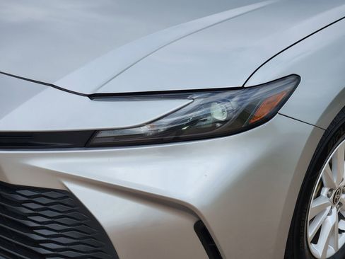 Used 2025 Toyota Camry LE FWD image 9