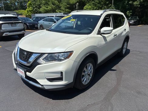 Used 2020 Nissan Rogue SV AWD/4WD image 3
