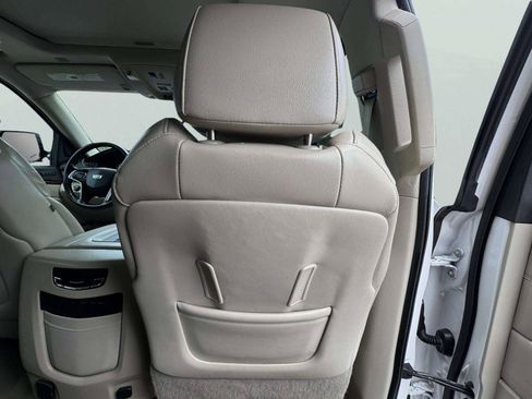 Used 2020 Cadillac Escalade Premium Luxury AWD/4WD image 48