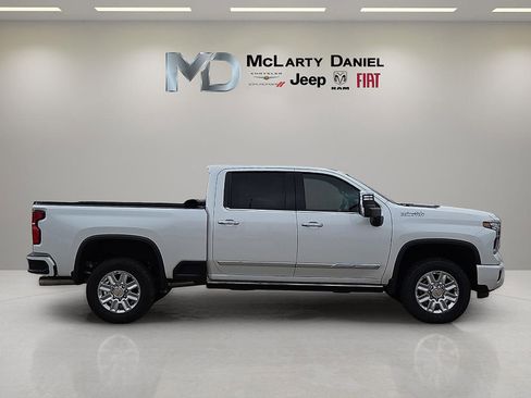 Used 2025 Chevrolet Silverado 2500 High Country w/ Technology Package image 6