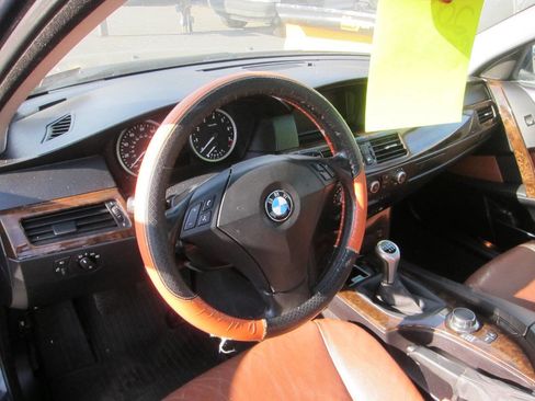 Used 2006 BMW 530xi Sedan image 9