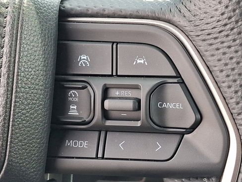 Used 2025 Toyota Tacoma SR5 w/ SR5 Upgrade Package AWD/4WD image 22