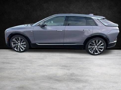 Used 2024 Cadillac Lyriq Luxury AWD/4WD image 9