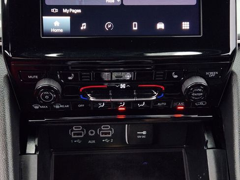 Used 2023 Jeep Grand Cherokee Altitude AWD/4WD image 20