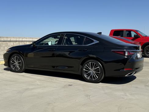 Certified 2024 Lexus ES 350 w/ Premium Package FWD image 9