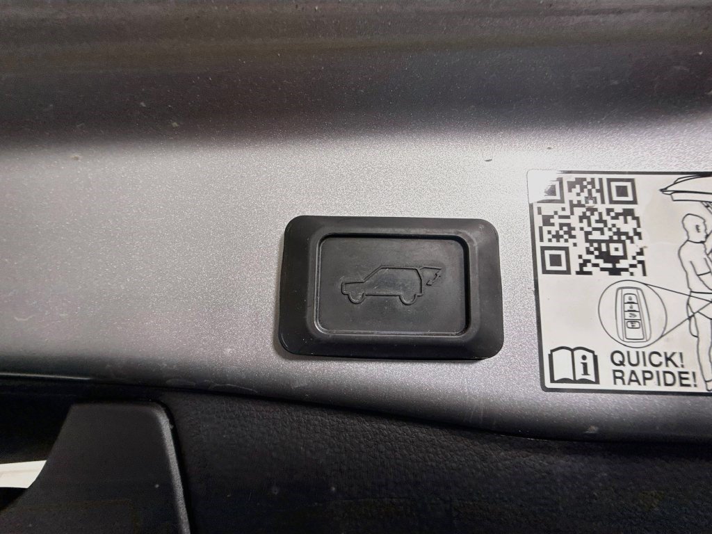 Used 2022 Toyota RAV4 Limited AWD/4WD image 42