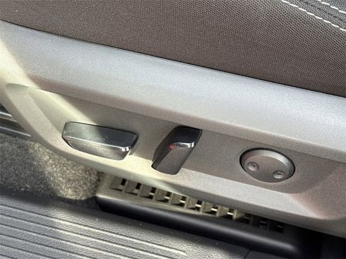 Certified 2023 Nissan Rogue SV image 32