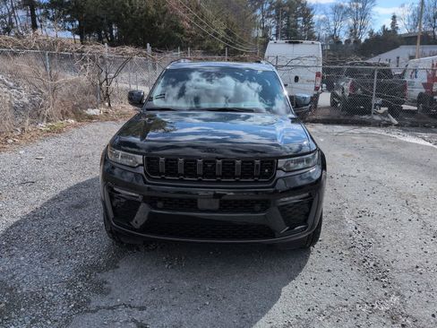 New 2026 Jeep Grand Cherokee Limited AWD/4WD image 3