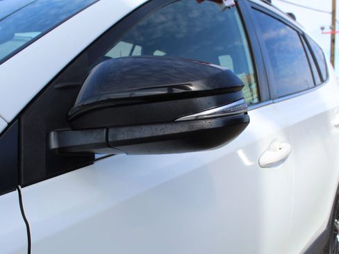 Used 2016 Toyota RAV4 SE FWD image 12