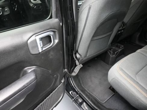 Used 2024 Jeep Wrangler Unlimited Sport AWD/4WD image 16