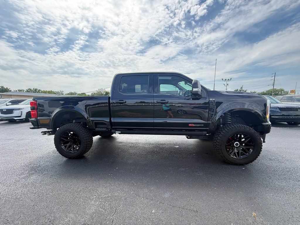 Used 2025 Ford F250 XLT w/ Black Appearance Package AWD/4WD image 2