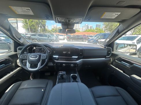 Used 2025 GMC Sierra 1500 Elevation w/ Elevation Premium Package image 26