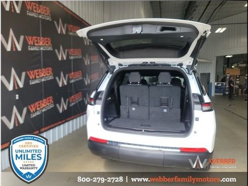 New 2025 Jeep Grand Cherokee L Laredo w/ Luxury Tech Group I image 10