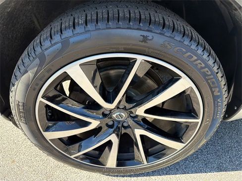 Used 2018 Volvo XC90 T6 Inscription w/ Convenience Package image 11