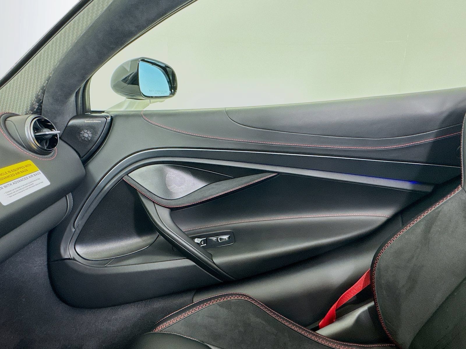 Used 2026 McLaren 750S Spider RWD image 15