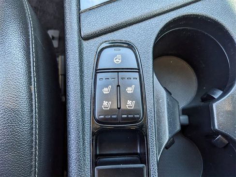 Used 2020 Kia Niro EX Premium image 27