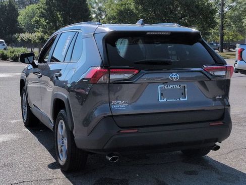 Used 2025 Toyota RAV4 XLE w/ Convenience Package FWD image 5
