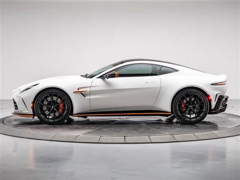 Used 2025 Aston Martin V8 Vantage Coupe image 11
