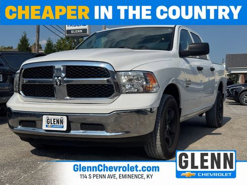 Used 2022 RAM 1500 Classic SLT AWD/4WD image 1