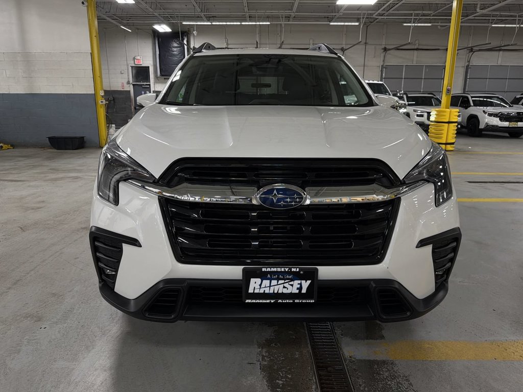 Used 2023 Subaru Ascent Limited AWD/4WD image 3