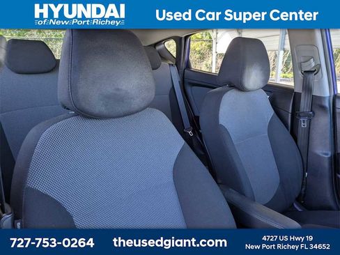 Used 2013 Hyundai Accent GS image 6
