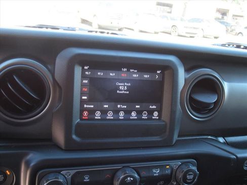 Used 2022 Jeep Wrangler Unlimited Sport image 22