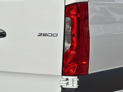 New 2025 Mercedes-Benz Sprinter 2500 image 11