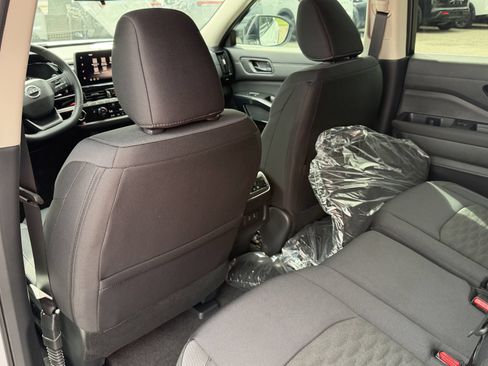 New 2026 Nissan Pathfinder SV w/ SV Premium Package FWD image 19