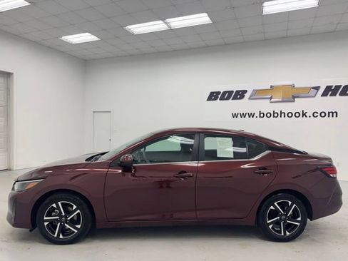 Used 2025 Nissan Sentra SV FWD image 8