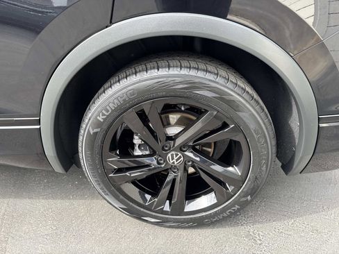 Certified 2023 Volkswagen Tiguan SE R-Line FWD image 6
