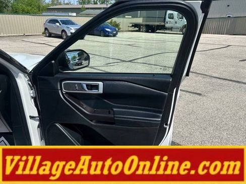 Used 2020 Ford Explorer XLT w/ Equipment Group 202A AWD/4WD image 45