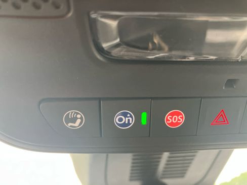 Used 2025 Chevrolet Equinox LT w/ Convenience Package II FWD image 24