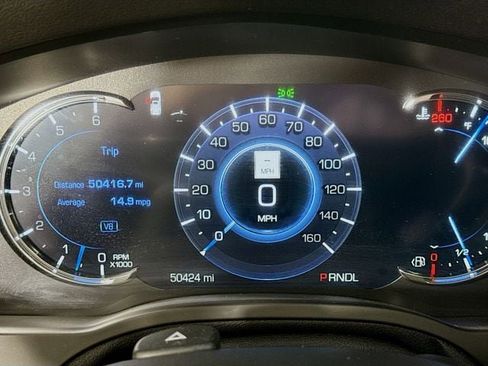 Used 2019 Cadillac Escalade Premium Luxury image 12